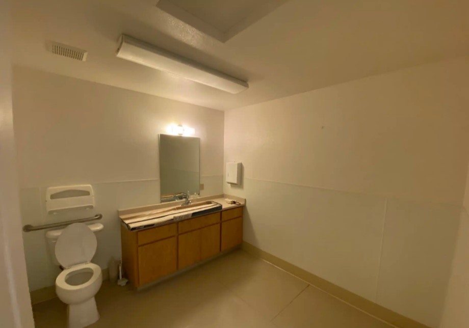 Convenient Commercial Office